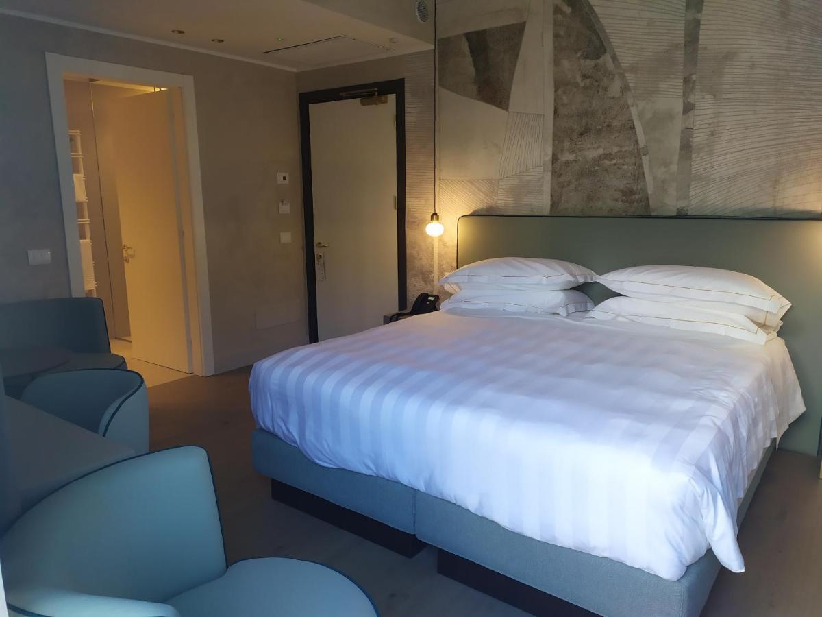 Diana Grand Hotel Аласио Екстериор снимка
