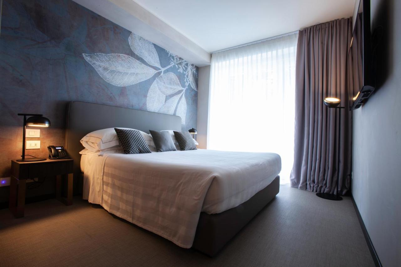 Diana Grand Hotel Аласио Екстериор снимка