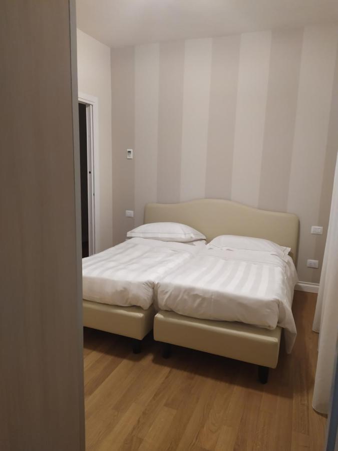 Diana Grand Hotel Аласио Екстериор снимка