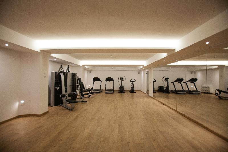 Diana Grand Hotel Аласио Екстериор снимка