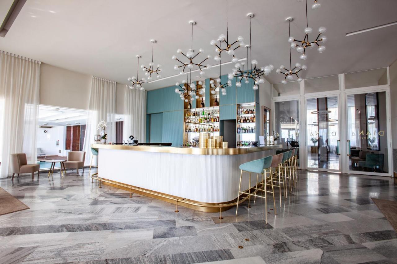 Diana Grand Hotel Аласио Екстериор снимка