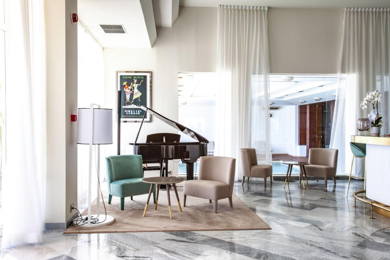 Diana Grand Hotel Аласио Екстериор снимка