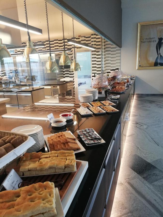 Diana Grand Hotel Аласио Екстериор снимка